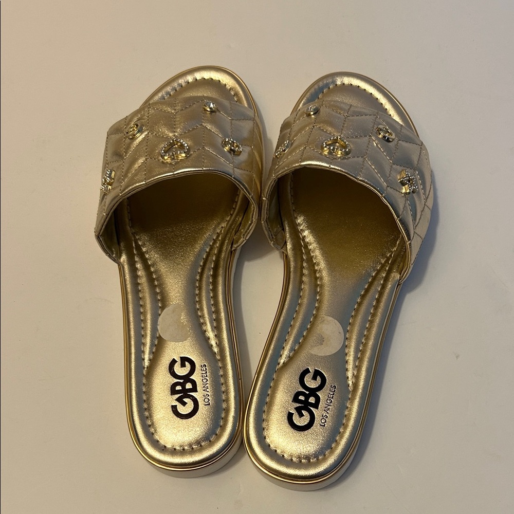 GBG Los Angeles Metallic Gold Quilted Sandals - Picture 3 of 16